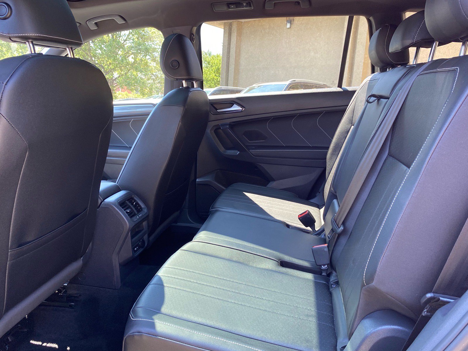 Certified 2023 Volkswagen Tiguan SE R-Line FWD image 19