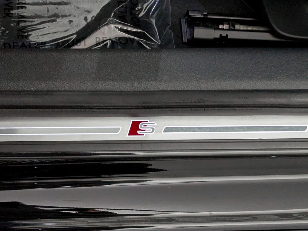 Used 2017 Audi A4 2.0T Premium Plus w/ Premium Plus Package image 15