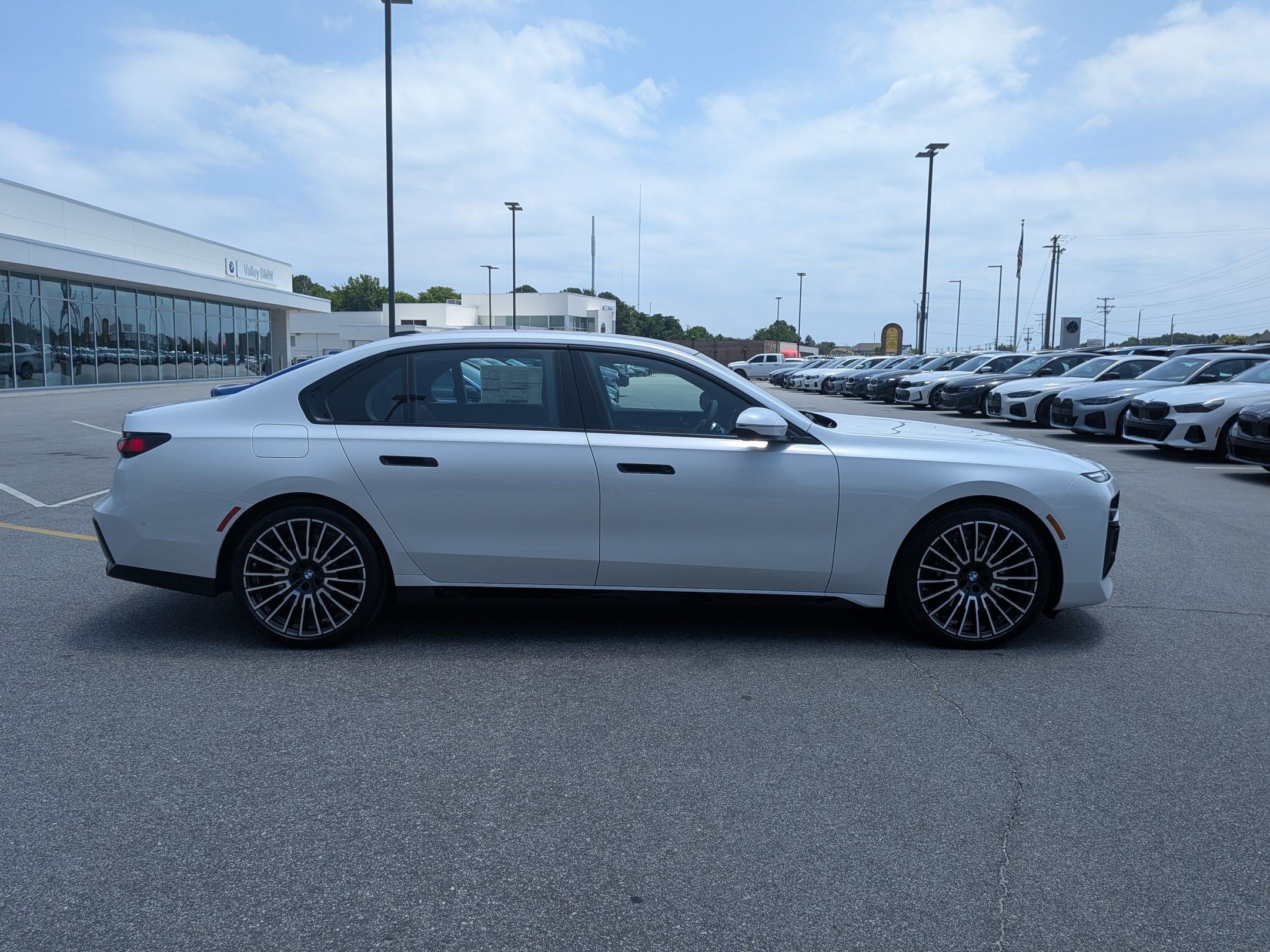 New 2026 BMW 740i xDrive AWD/4WD image 2
