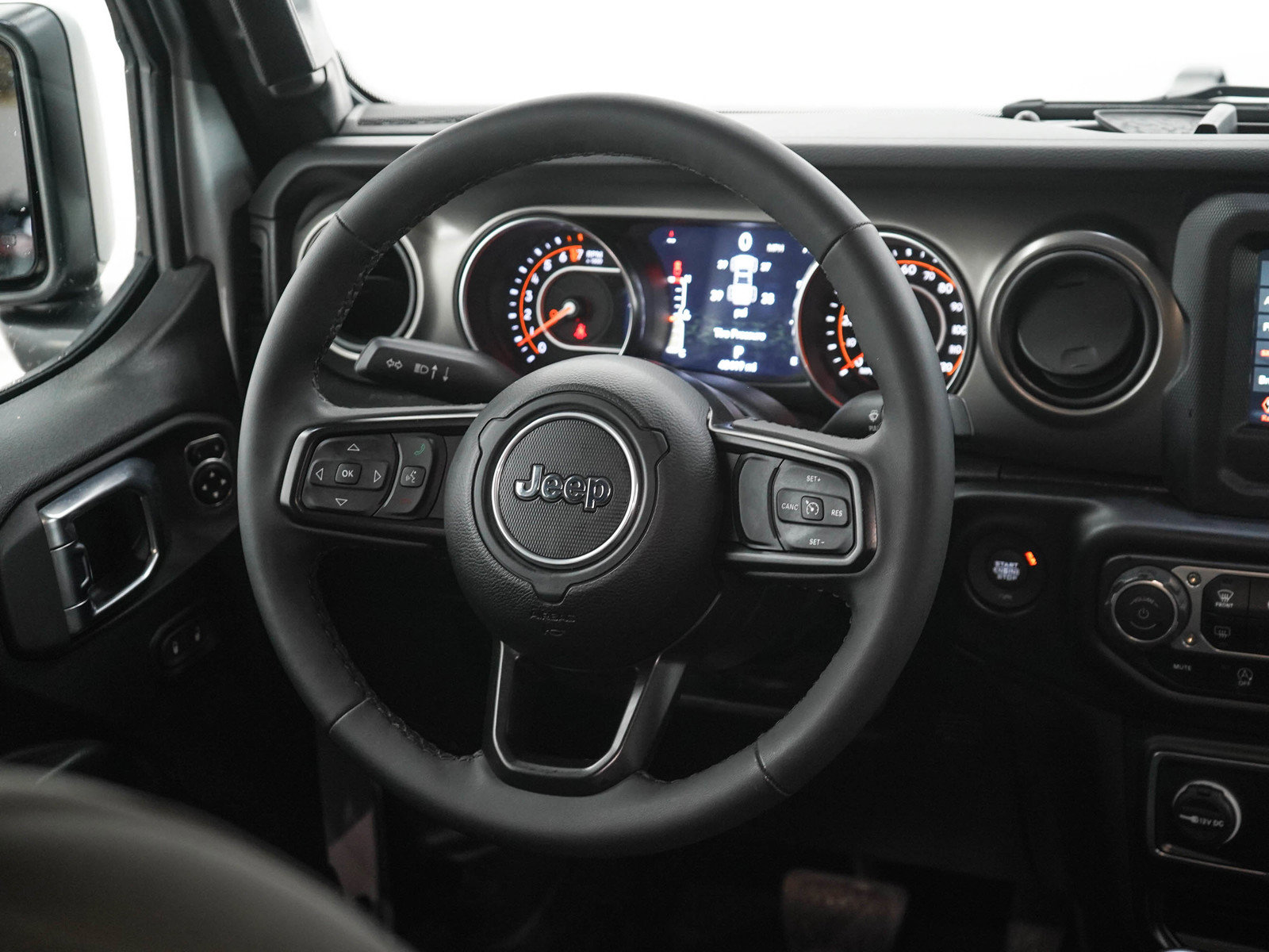Used 2023 Jeep Gladiator Sport AWD/4WD image 14