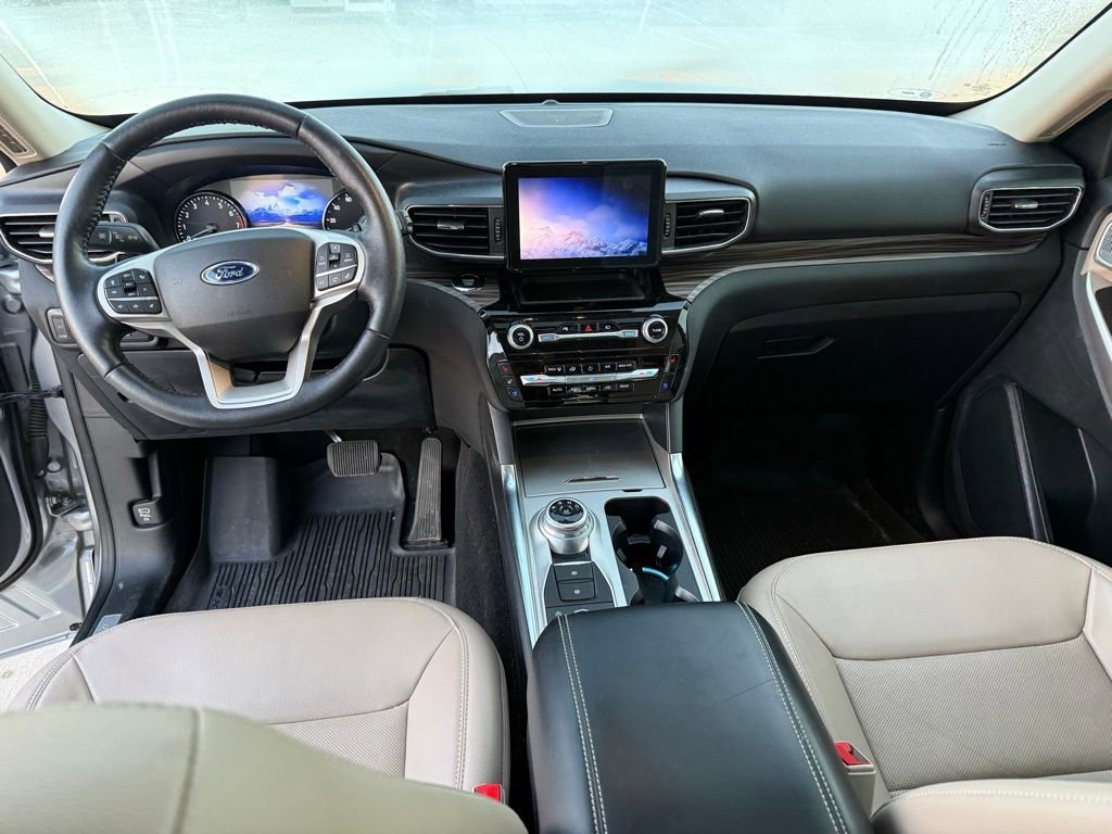 Used 2021 Ford Explorer Limited w/ Equipment Group 301A image 6