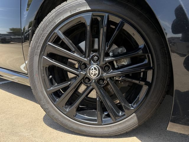 Used 2025 Toyota Camry SE FWD image 9