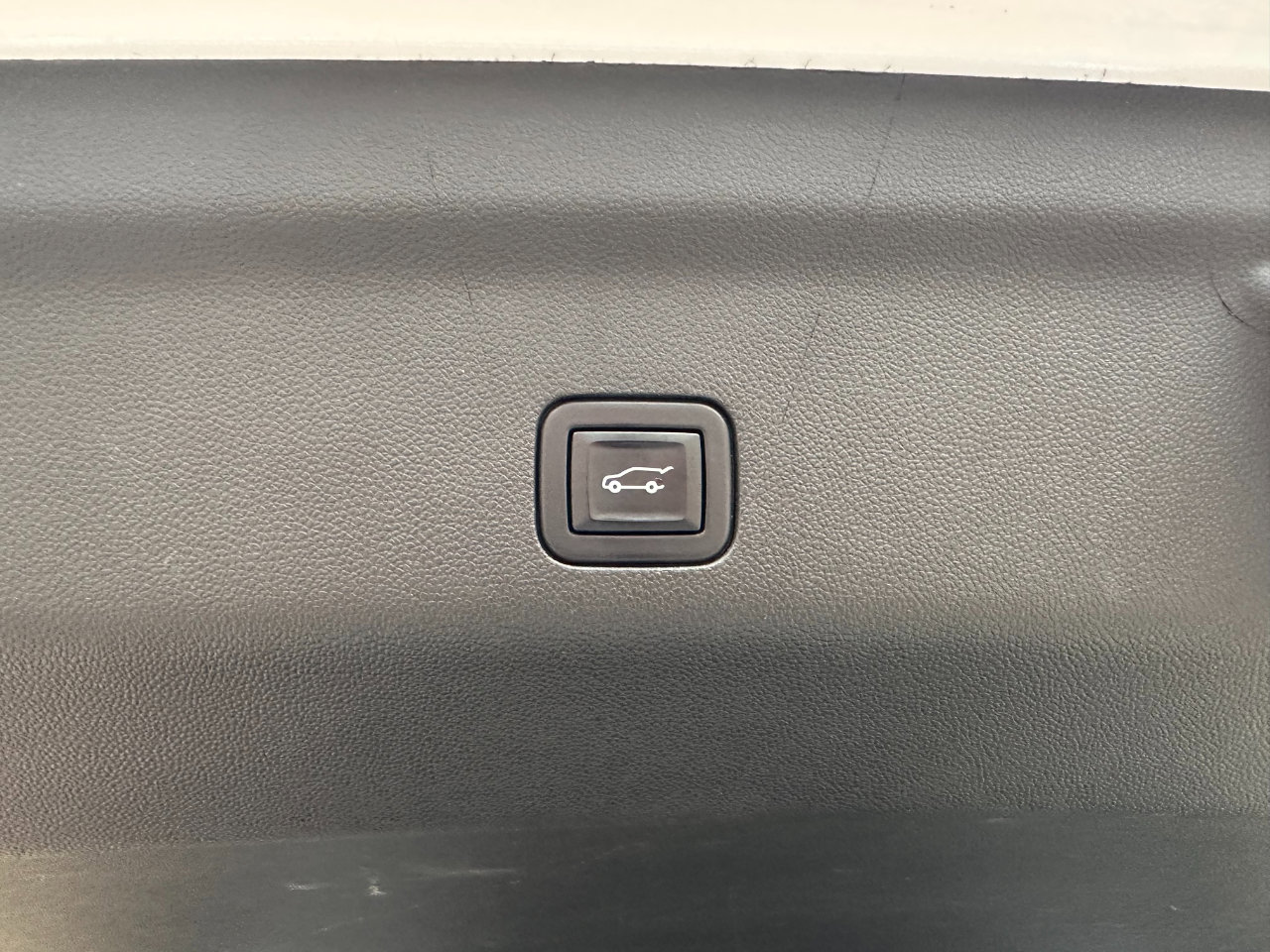 Used 2021 Chevrolet Suburban High Country image 41