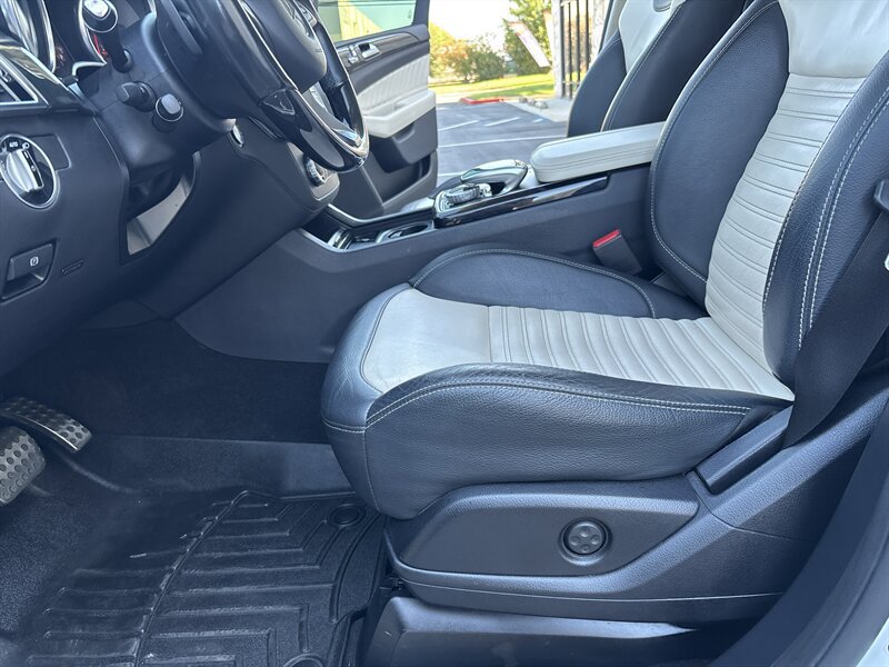 Used 2018 Mercedes-Benz GLE 43 AMG 4MATIC image 25