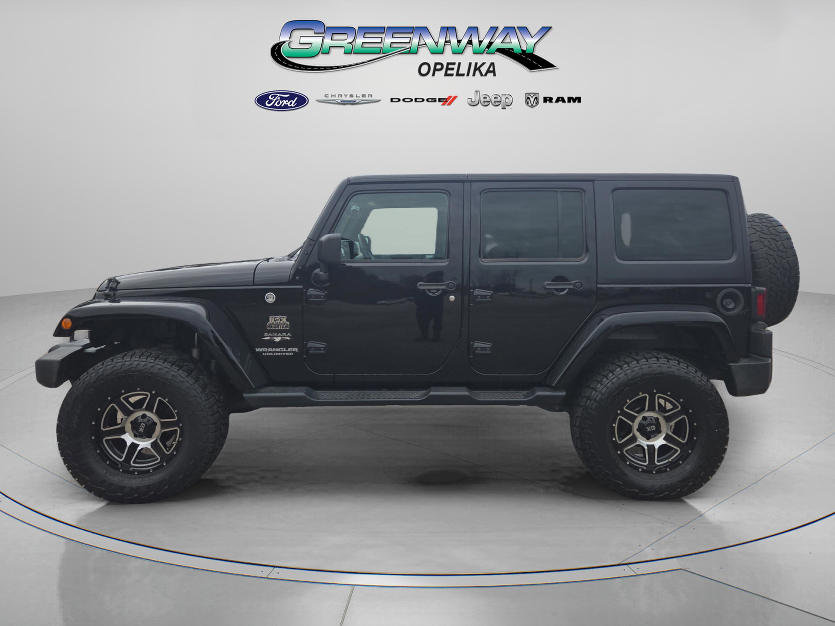 Used 2017 Jeep Wrangler Unlimited Sahara image 4
