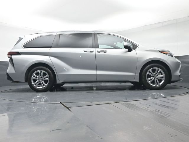Certified 2023 Toyota Sienna Platinum image 41