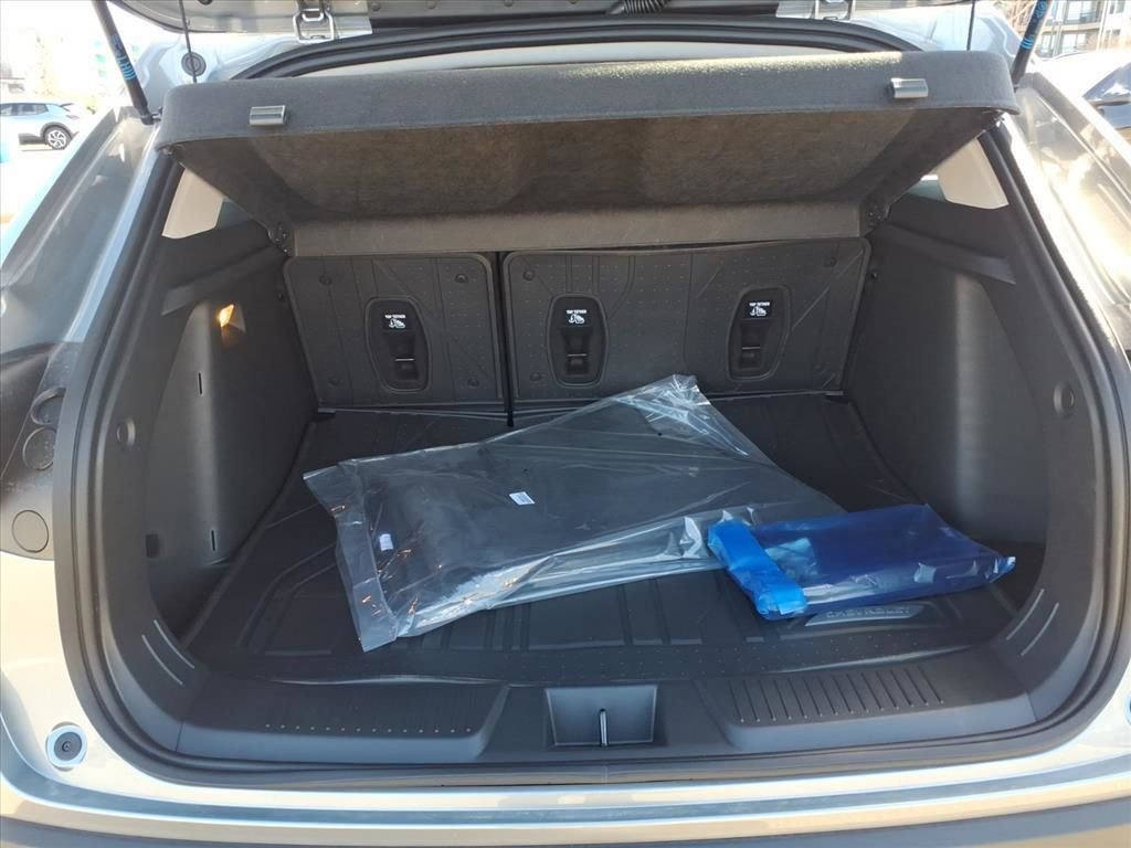 New 2026 Chevrolet Trax LT w/ Driver Confidence Package image 21