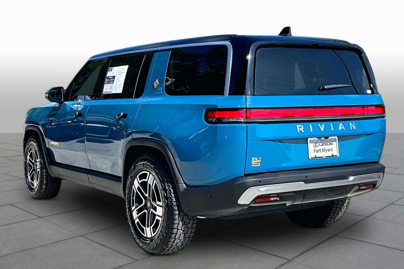 Used 2023 Rivian R1S Adventure AWD/4WD image 11