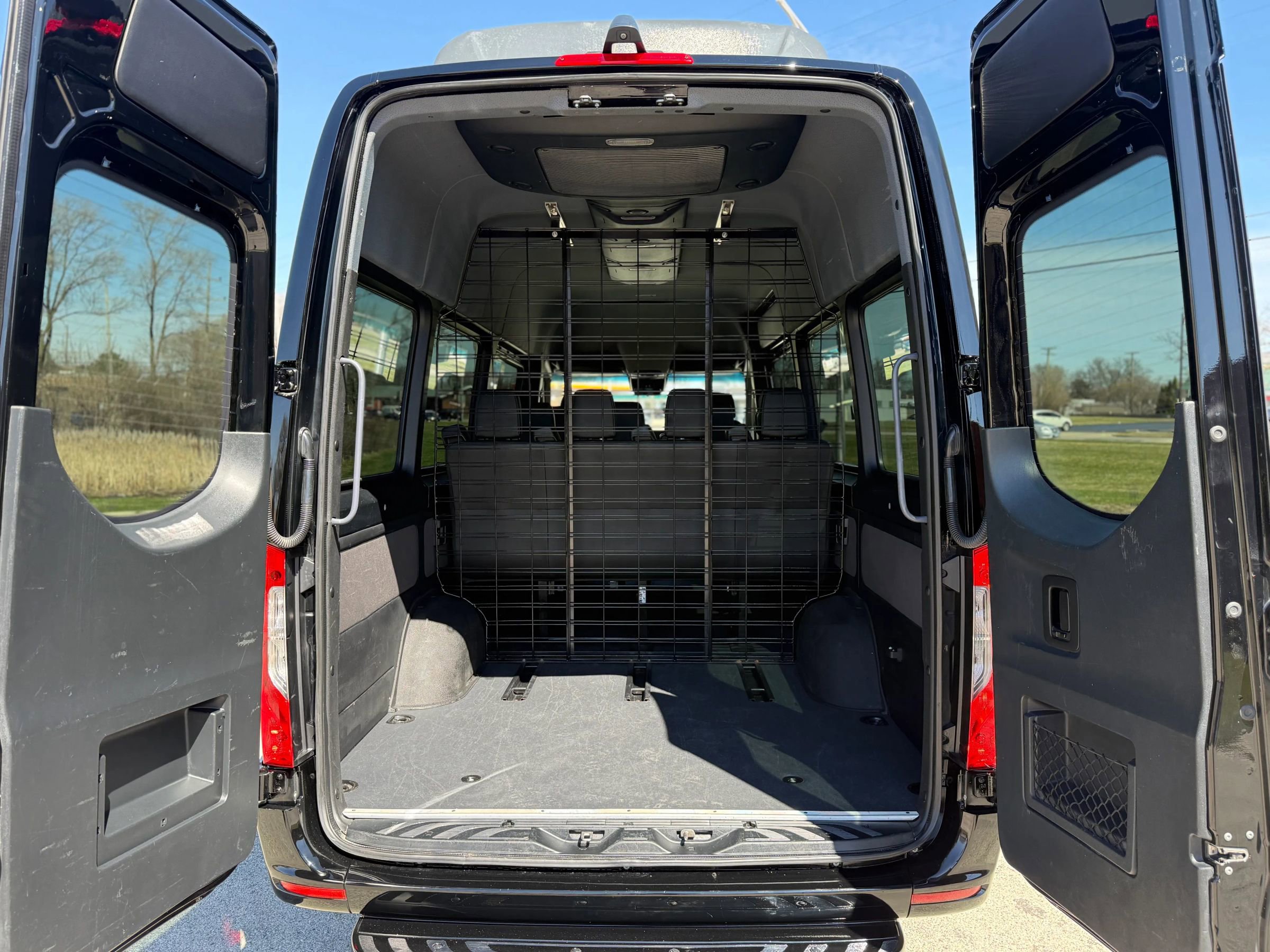 Used 2019 Mercedes-Benz Sprinter 2500 w/ Acoustic Package image 9