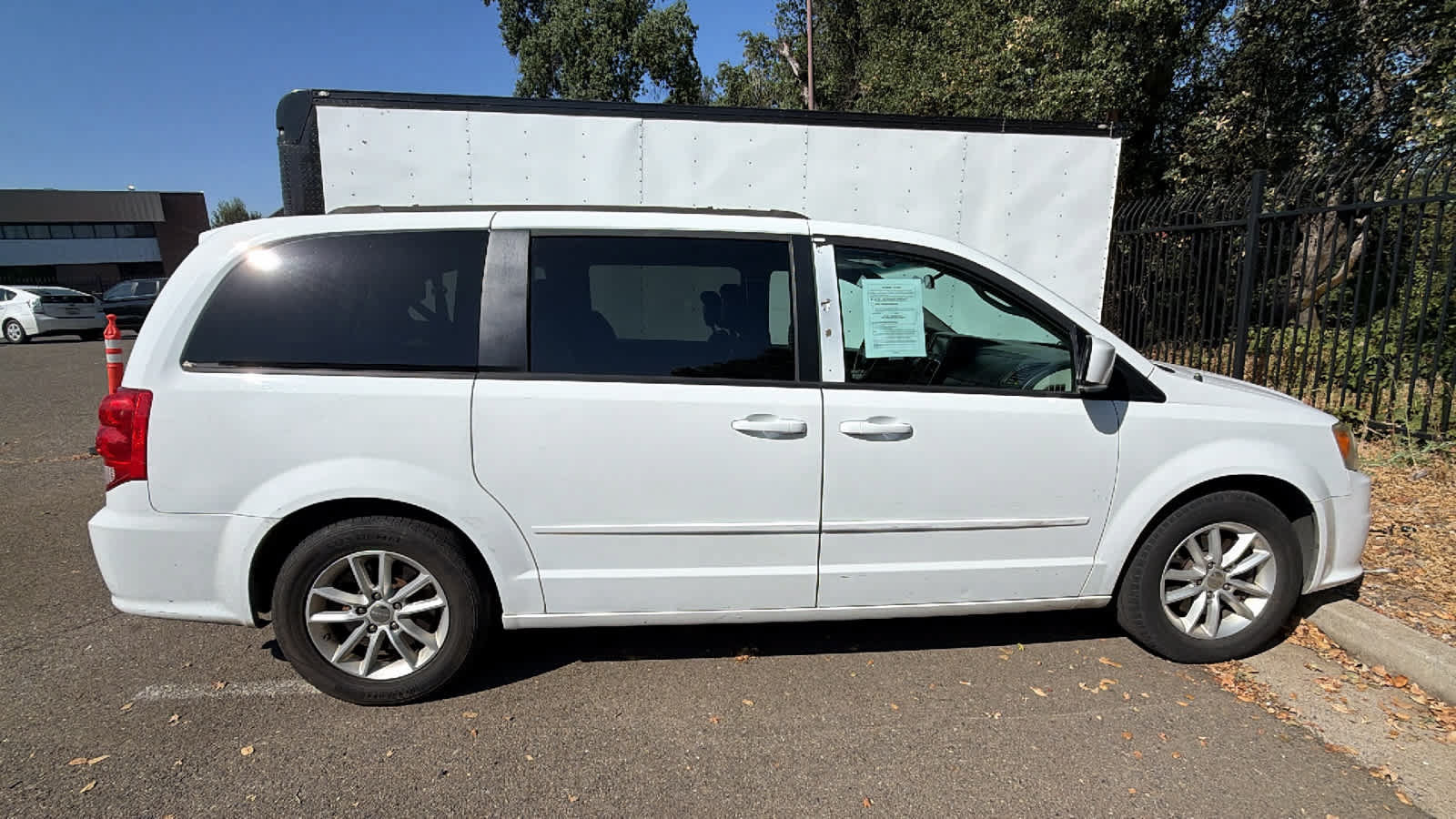 Used 2014 Dodge Grand Caravan SXT FWD image 4