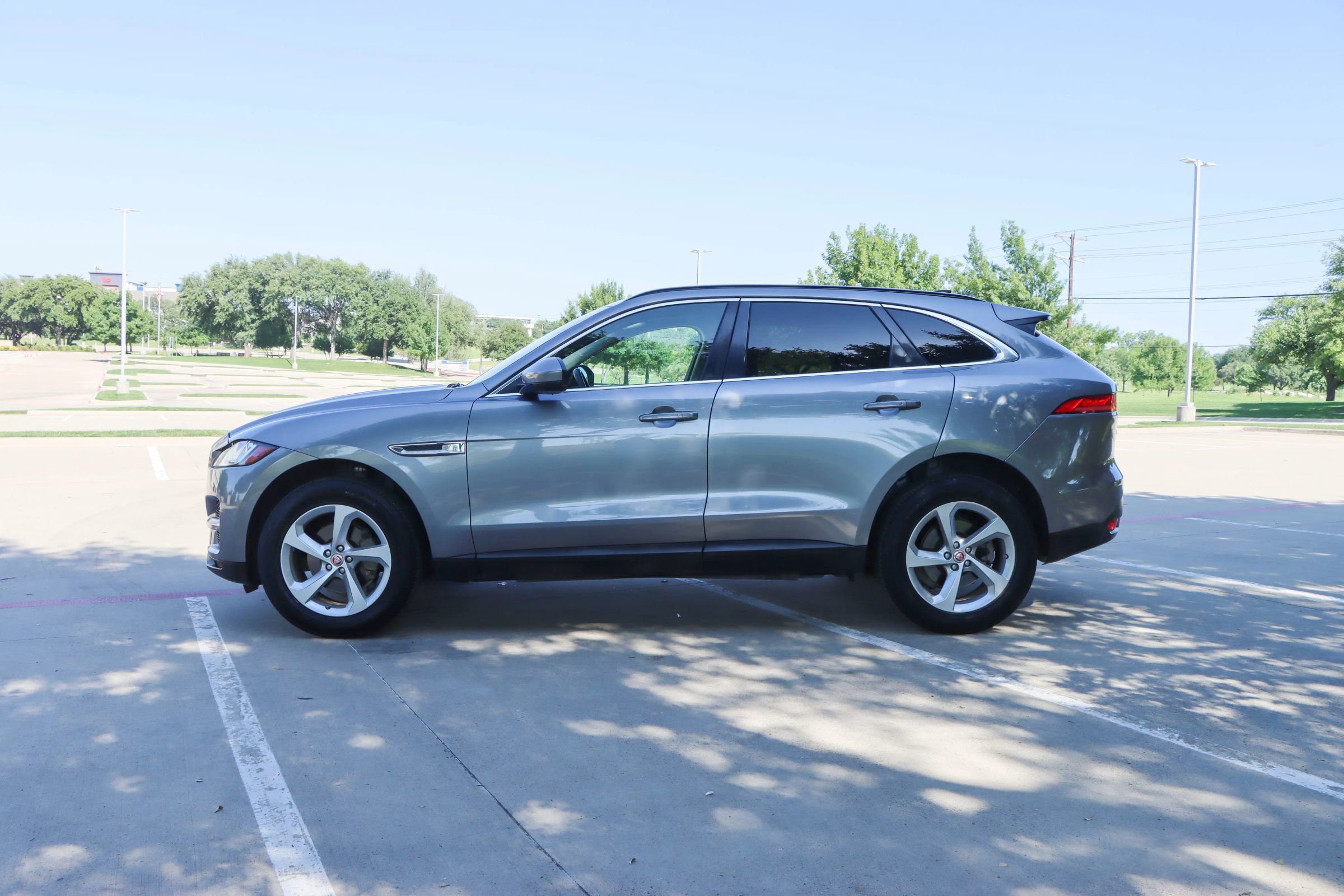 Used 2020 Jaguar F-PACE Premium AWD/4WD image 4