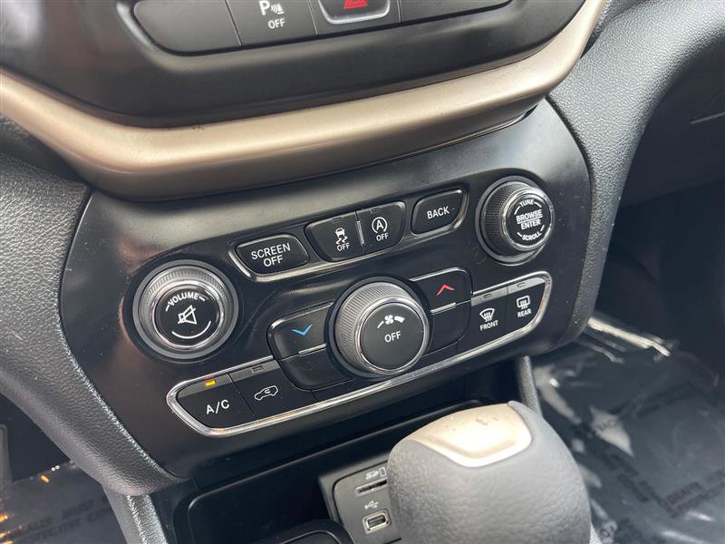 Used 2016 Jeep Cherokee 75th Anniversary image 32