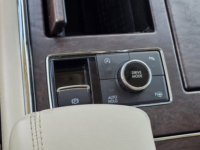 Used 2018 Lincoln Navigator Select w/ Technology Package image 25