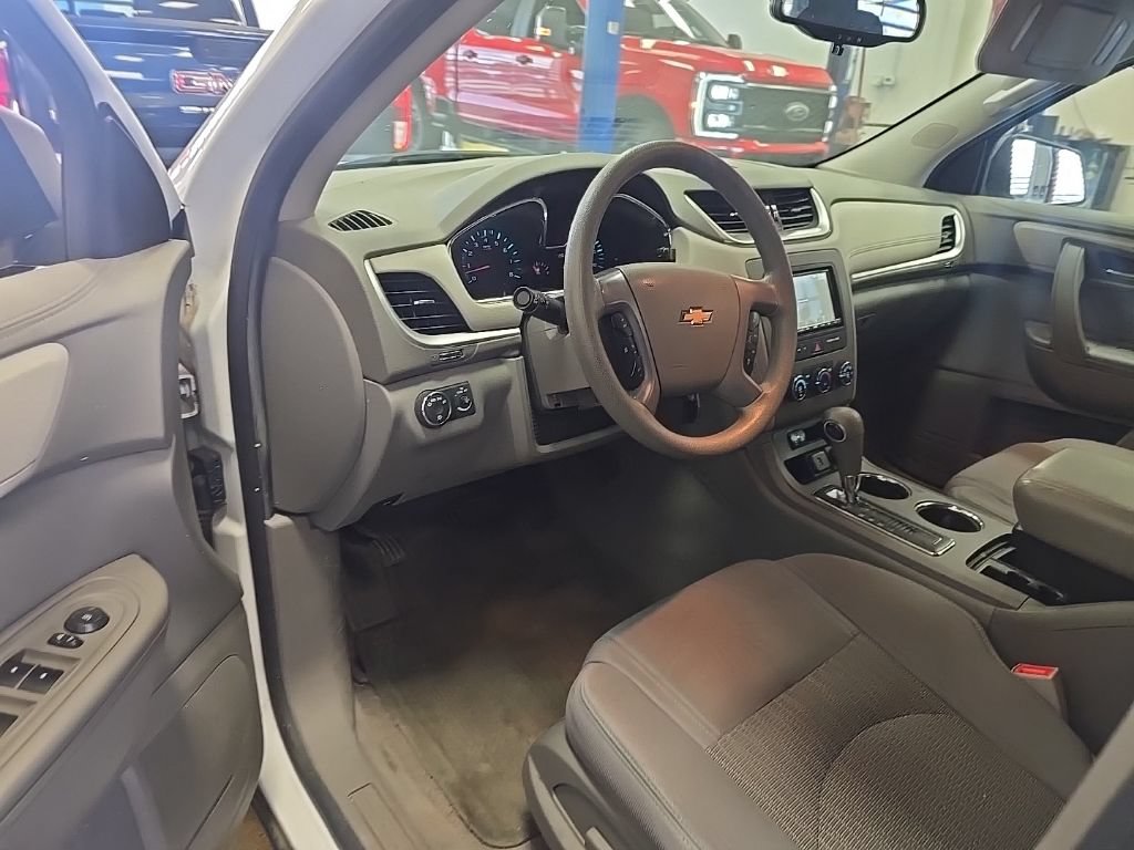 Used 2017 Chevrolet Traverse LS FWD image 5