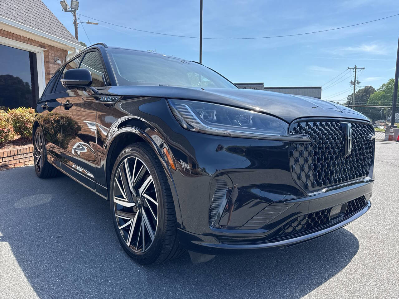 Used 2025 Lincoln Aviator Black Label w/ Jet Appearance Package AWD/4WD image 8