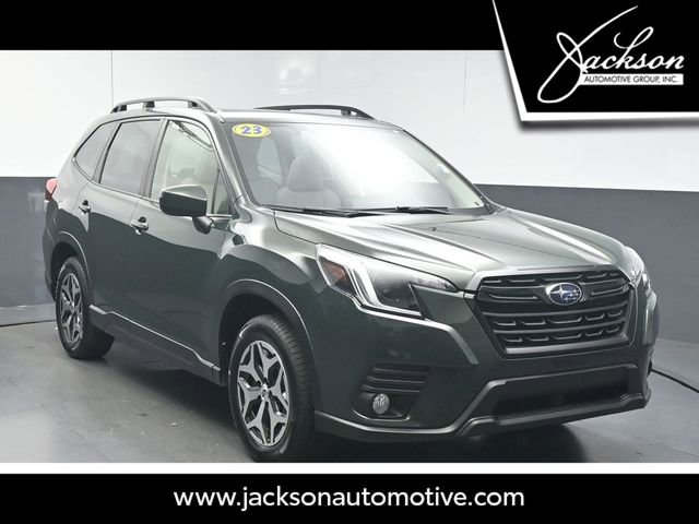 Used 2023 Subaru Forester Premium image 1