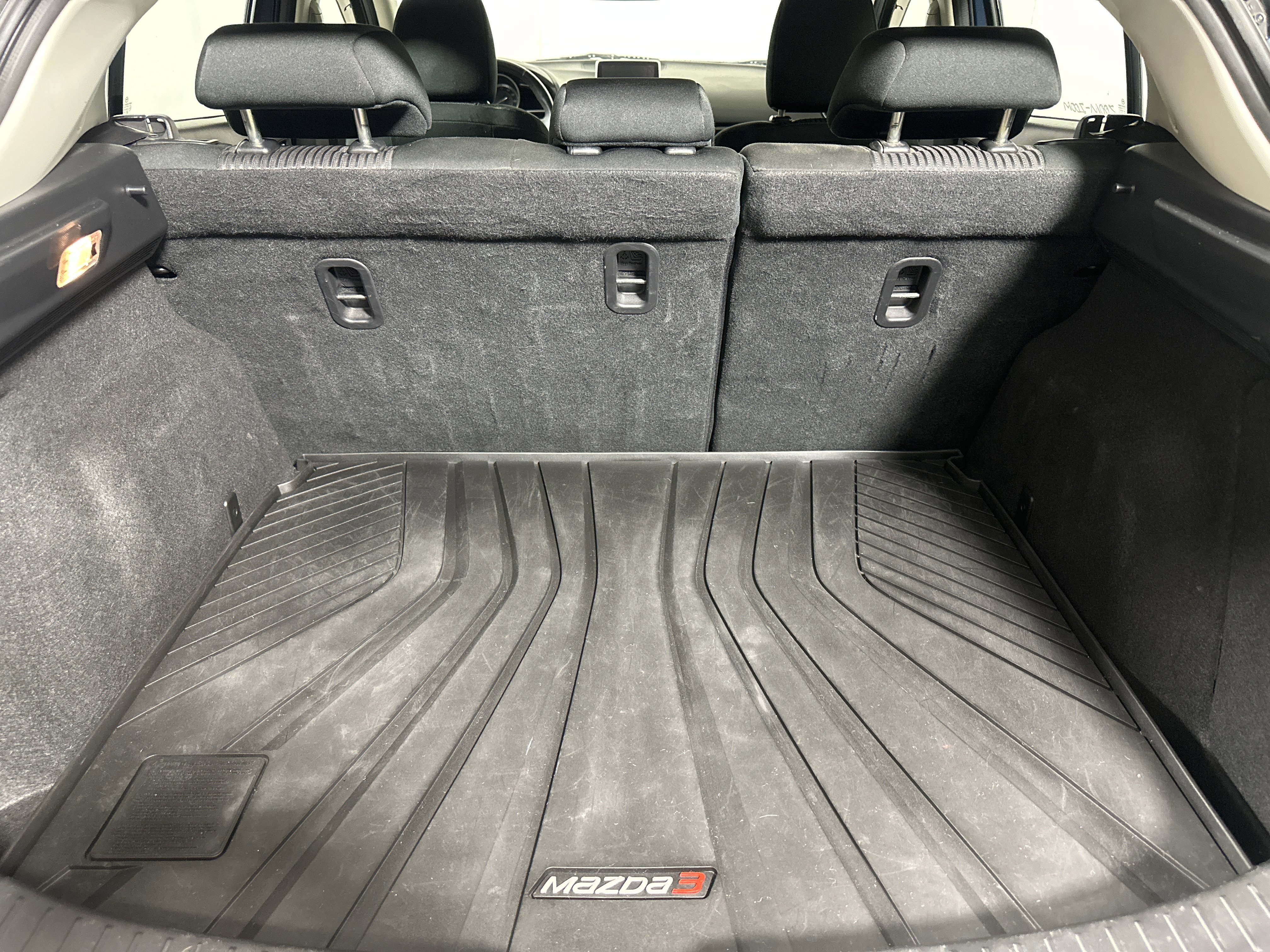 Used 2014 MAZDA MAZDA3 i Touring w/ Technology Package image 24