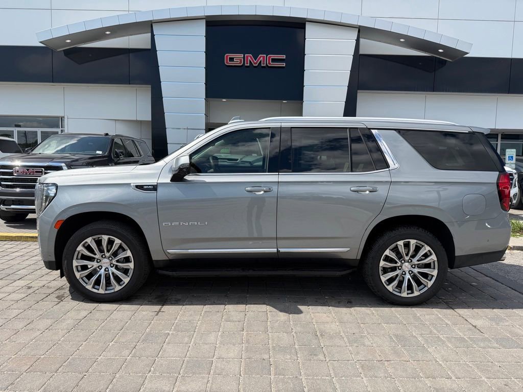 Used 2023 GMC Yukon Denali w/ Advanced Technology Package AWD/4WD image 1