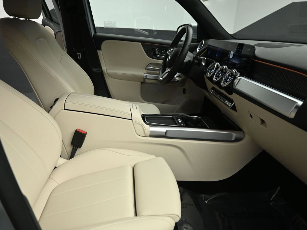 Used 2024 Mercedes-Benz EQB 300 4MATIC w/ Winter Package image 27