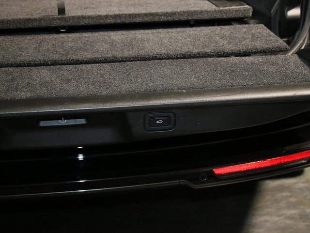 Used 2022 Land Rover Range Rover Long Wheelbase SE image 34