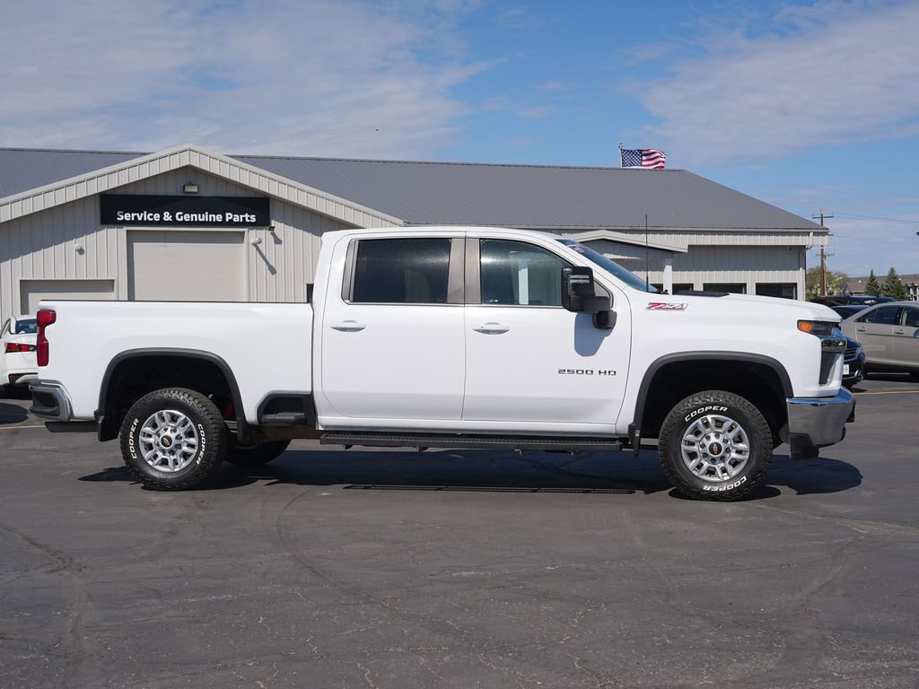 Used 2023 Chevrolet Silverado 2500 LT w/ Convenience Package AWD/4WD image 2