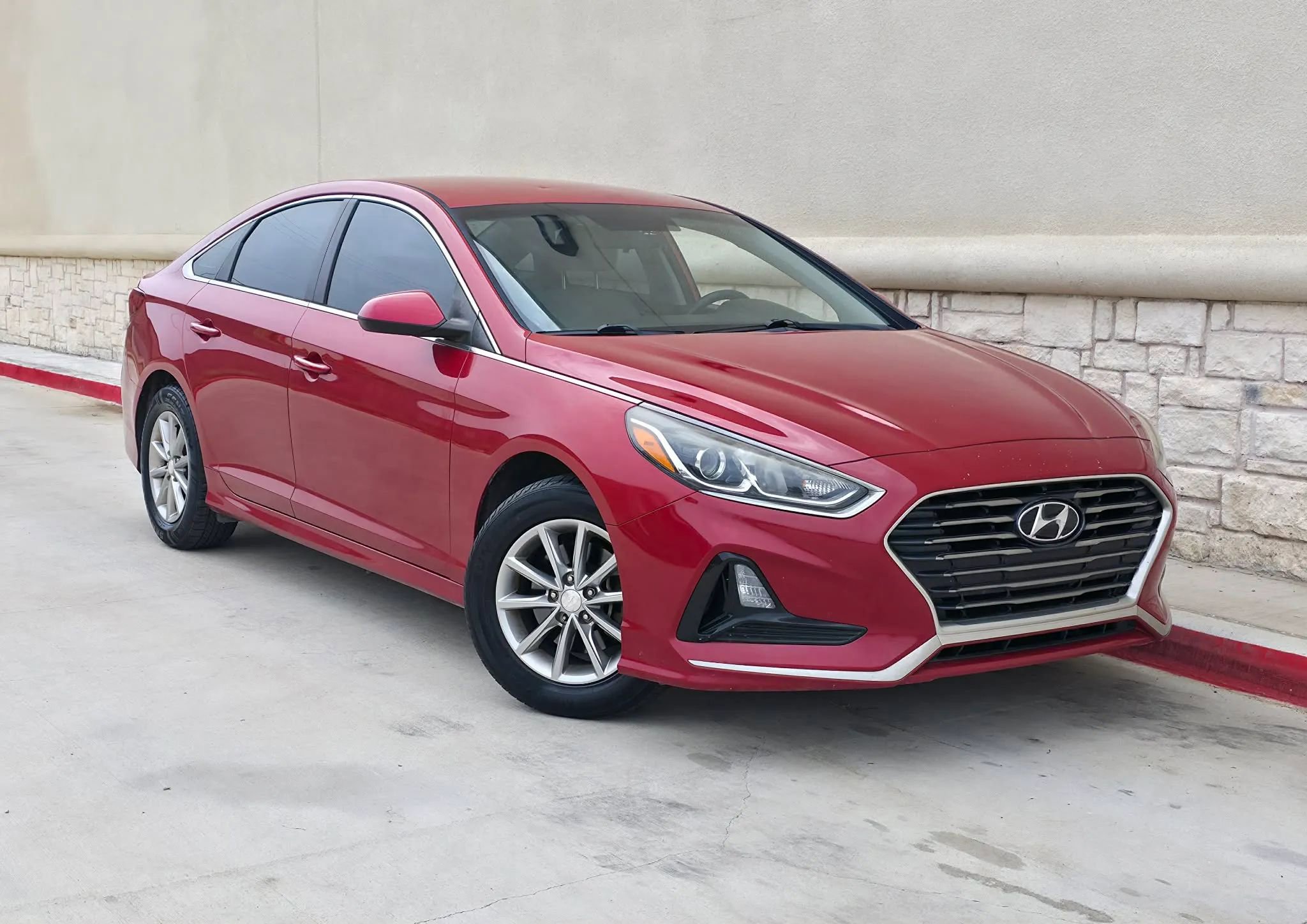 Used 2018 Hyundai Sonata SE FWD image 1