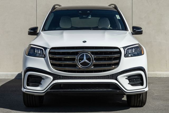 Used 2025 Mercedes-Benz GLS 580 4MATIC image 2