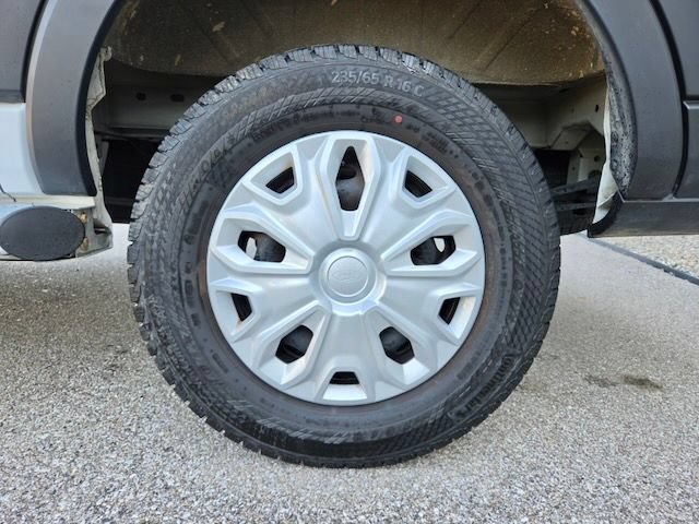 Used 2025 Ford Transit 250 Low Roof w/ Exterior Upgrade Package RWD image 24