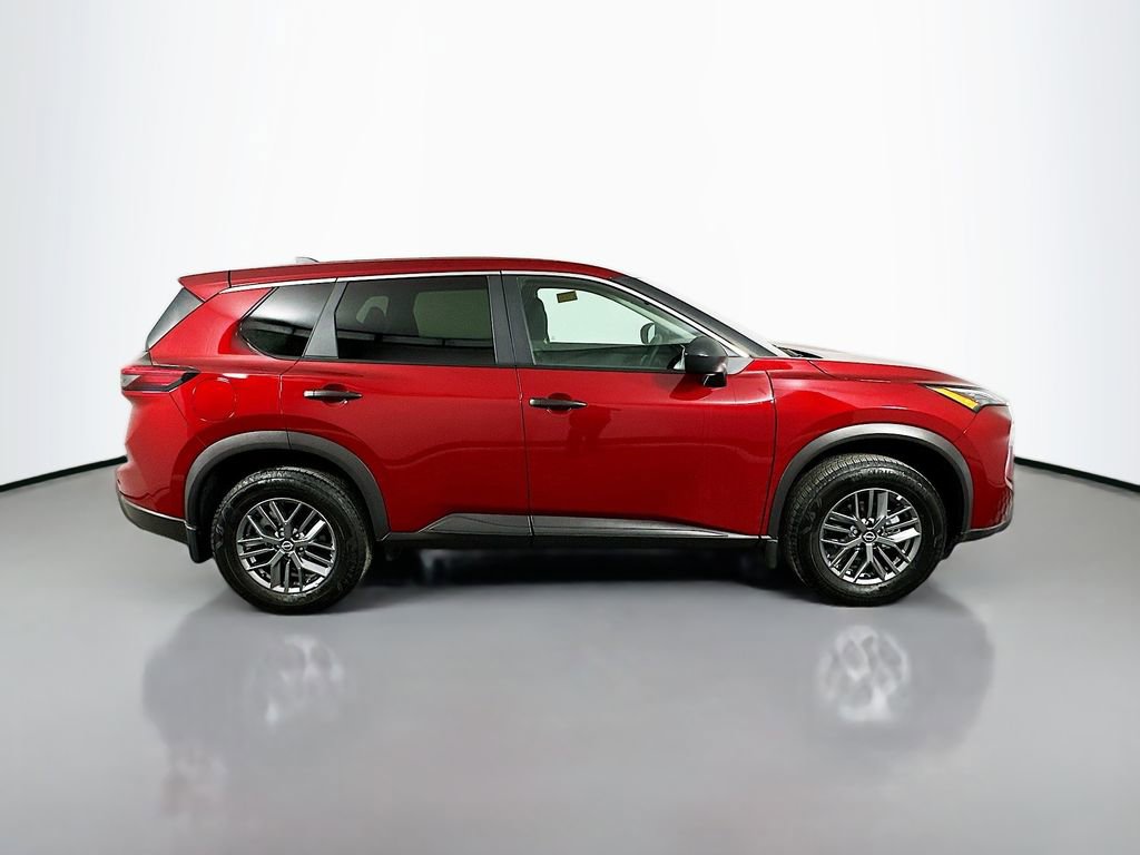 Used 2025 Nissan Rogue S image 4