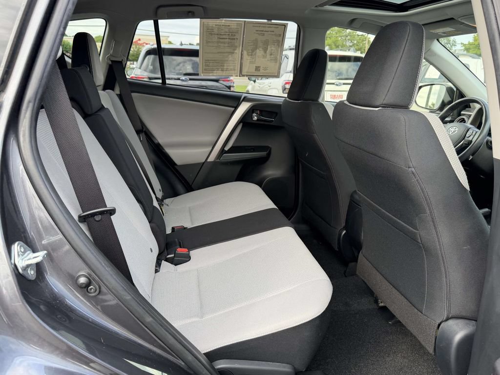 Used 2018 Toyota RAV4 XLE AWD/4WD image 13