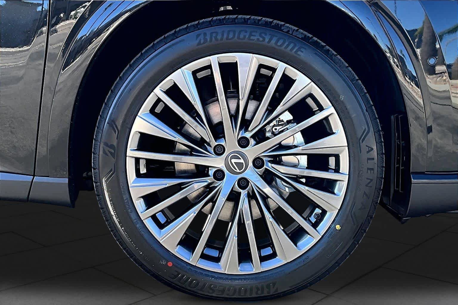 New 2026 Lexus RX 450h Luxury AWD/4WD image 9