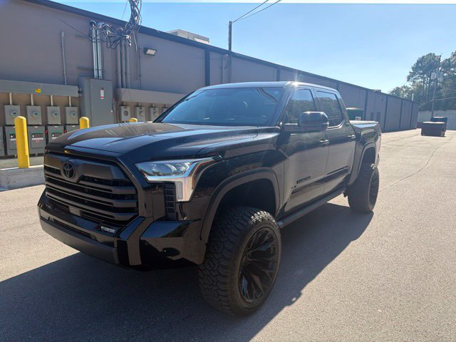Used 2025 Toyota Tundra Limited AWD/4WD image 3