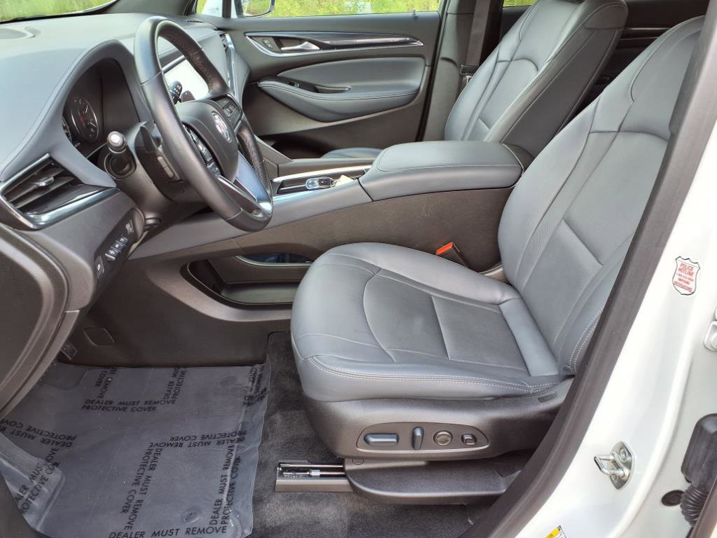 Used 2024 Buick Enclave Premium image 25