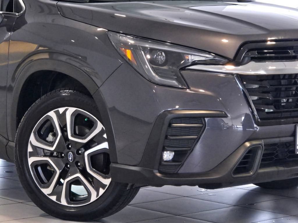Used 2023 Subaru Ascent Limited AWD/4WD image 2