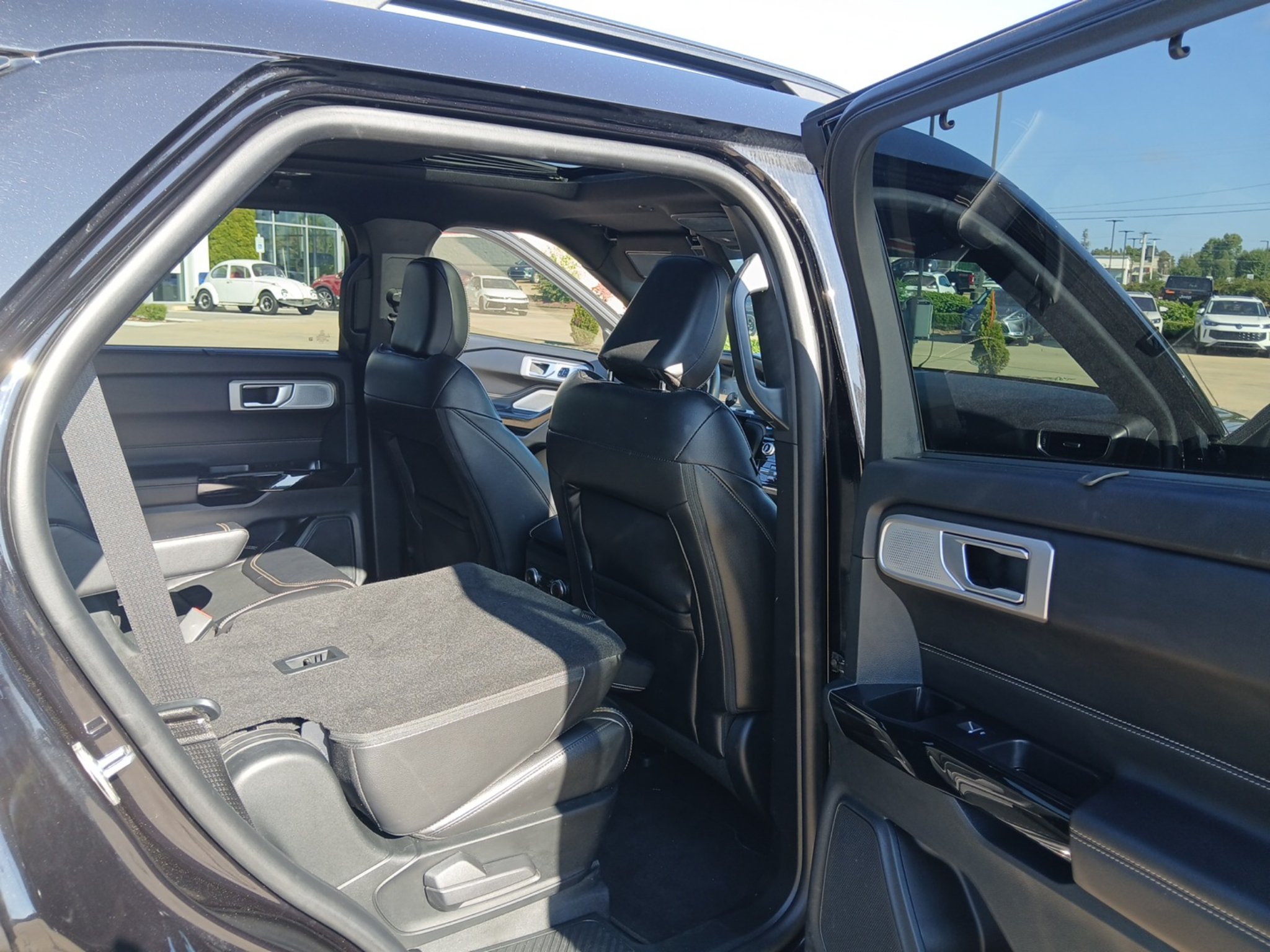 Used 2023 Ford Explorer ST w/ Equipment Group 401A AWD/4WD image 23