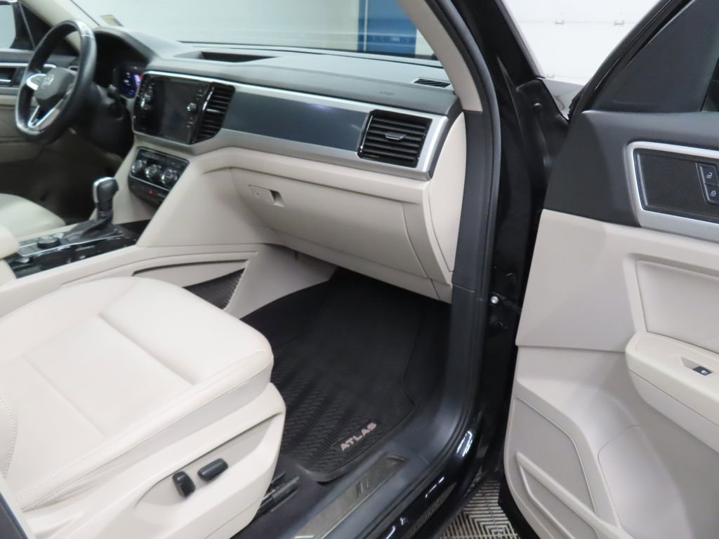 Used 2021 Volkswagen Atlas SEL R-Line AWD/4WD image 31