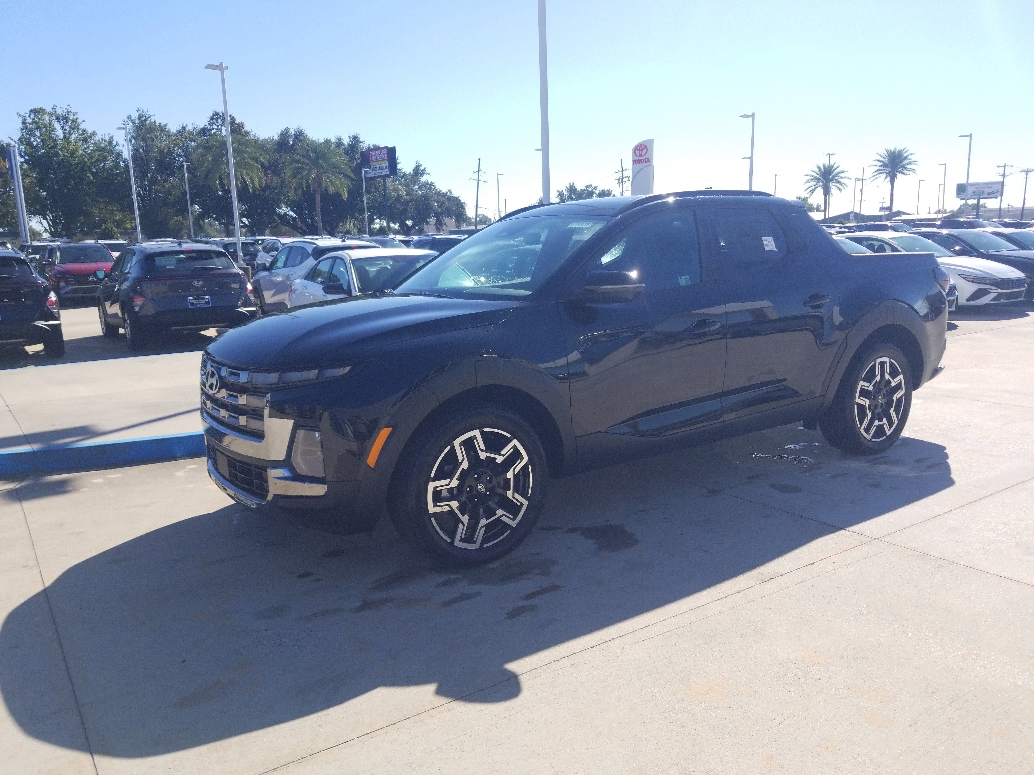 New 2025 Hyundai Santa Cruz Limited image 3