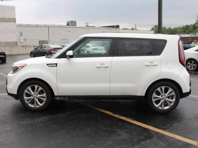 Used 2016 Kia Soul + FWD image 7