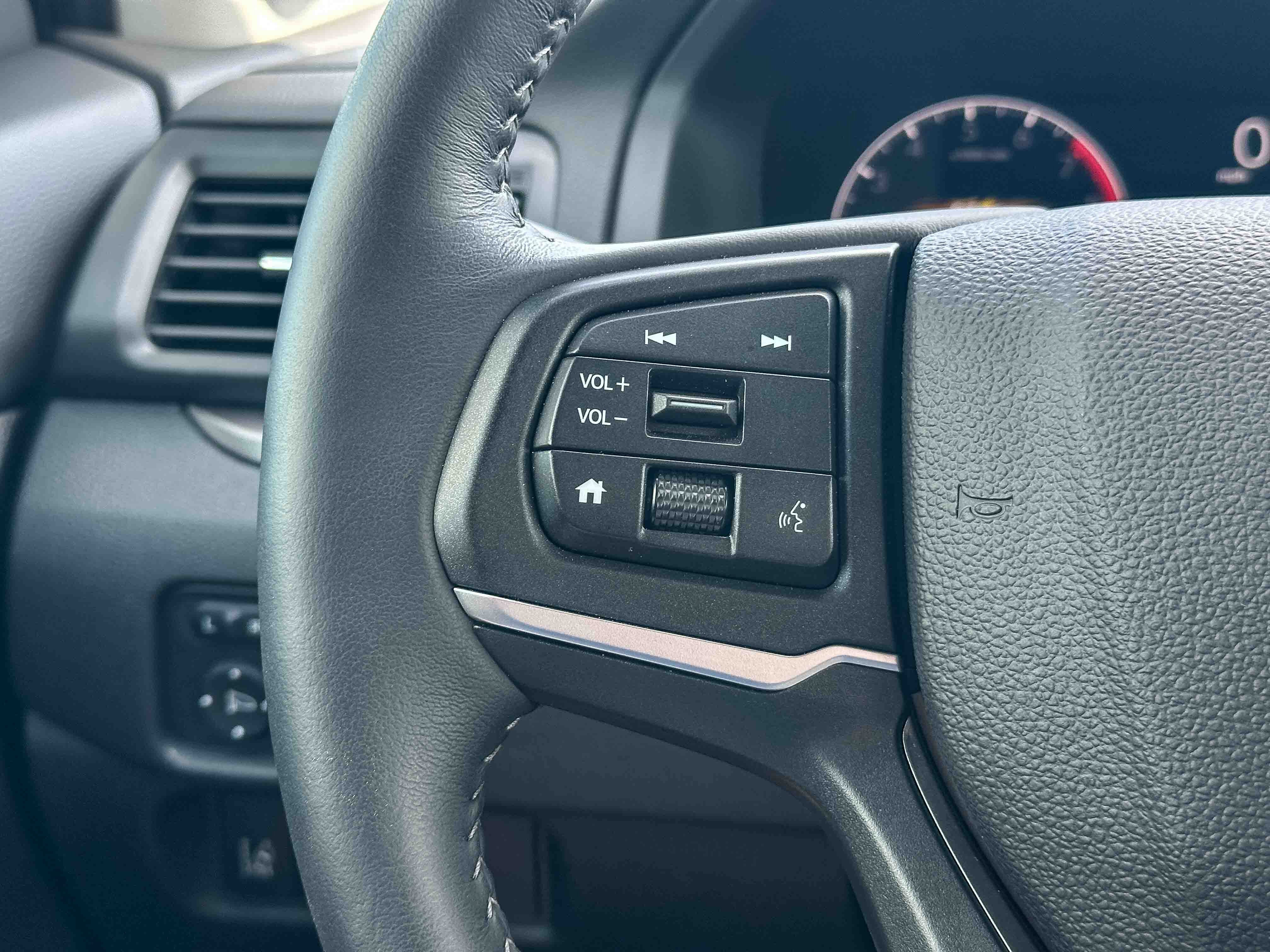 Used 2025 Honda Ridgeline Sport image 29