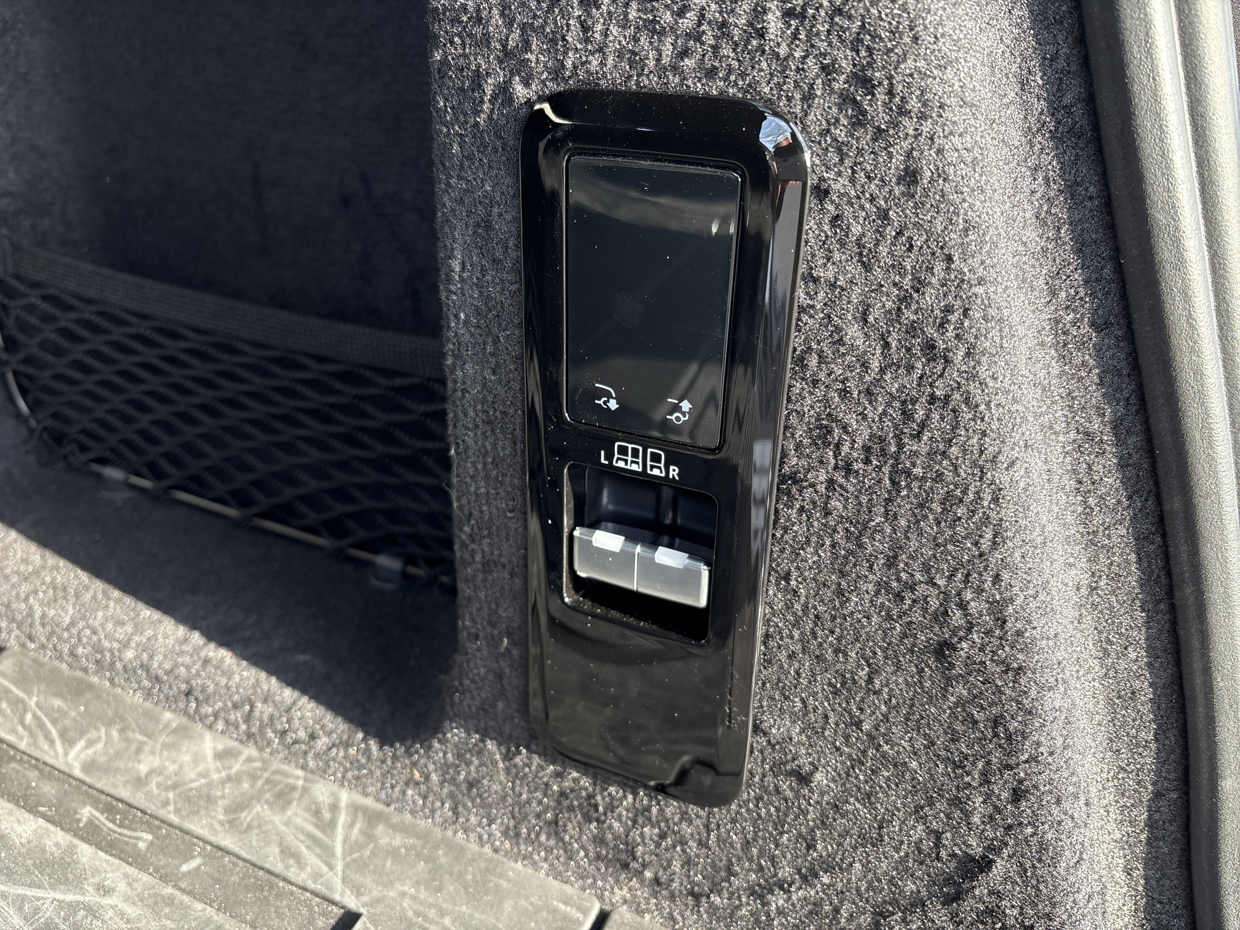 Used 2024 Land Rover Range Rover Sport SE image 33