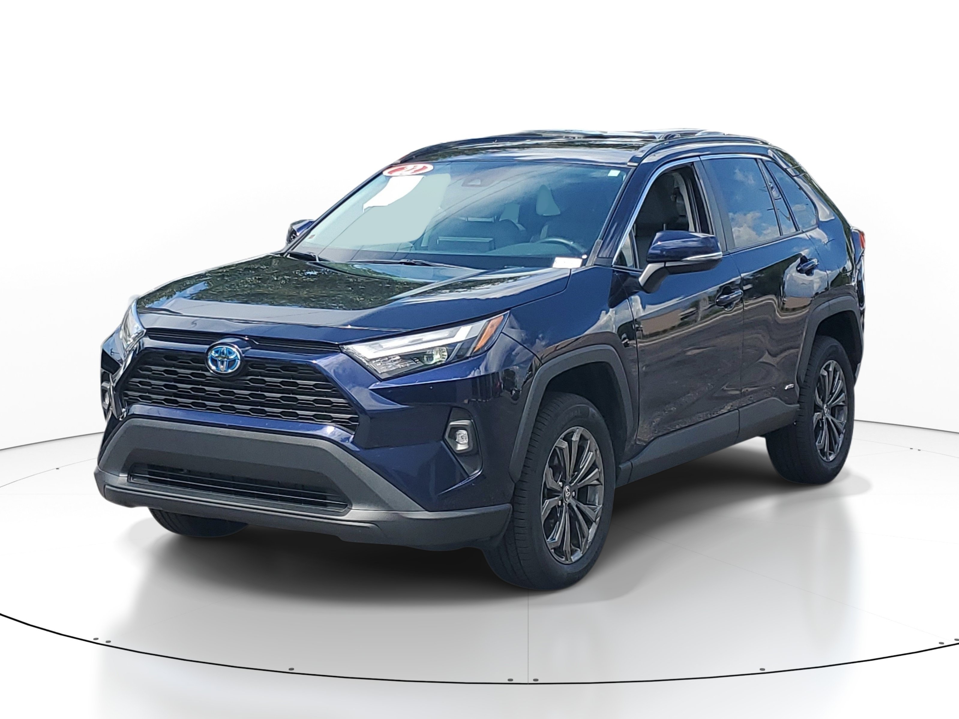 Used 2022 Toyota RAV4 XLE Premium AWD/4WD image 3
