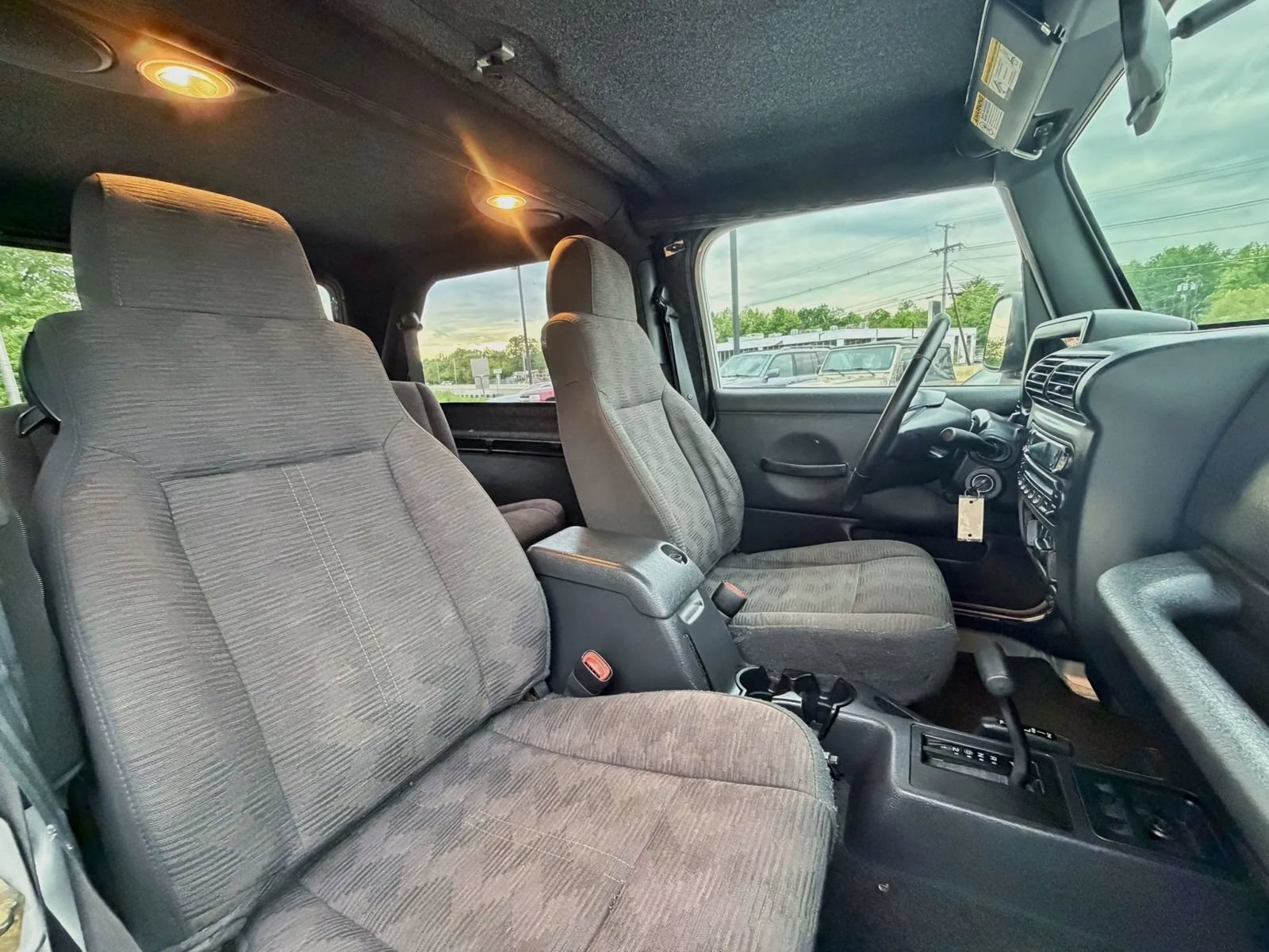 Used 2004 Jeep Wrangler 4WD image 88