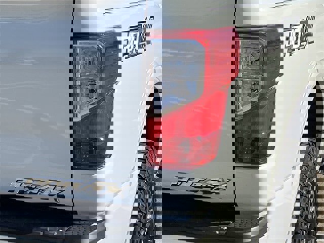 Used 2019 Nissan Titan PRO-4X w/ Pro-4x Convenience Package image 8