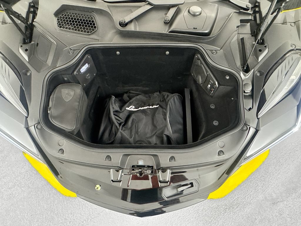 Used 2024 Lamborghini Revuelto AWD/4WD image 28