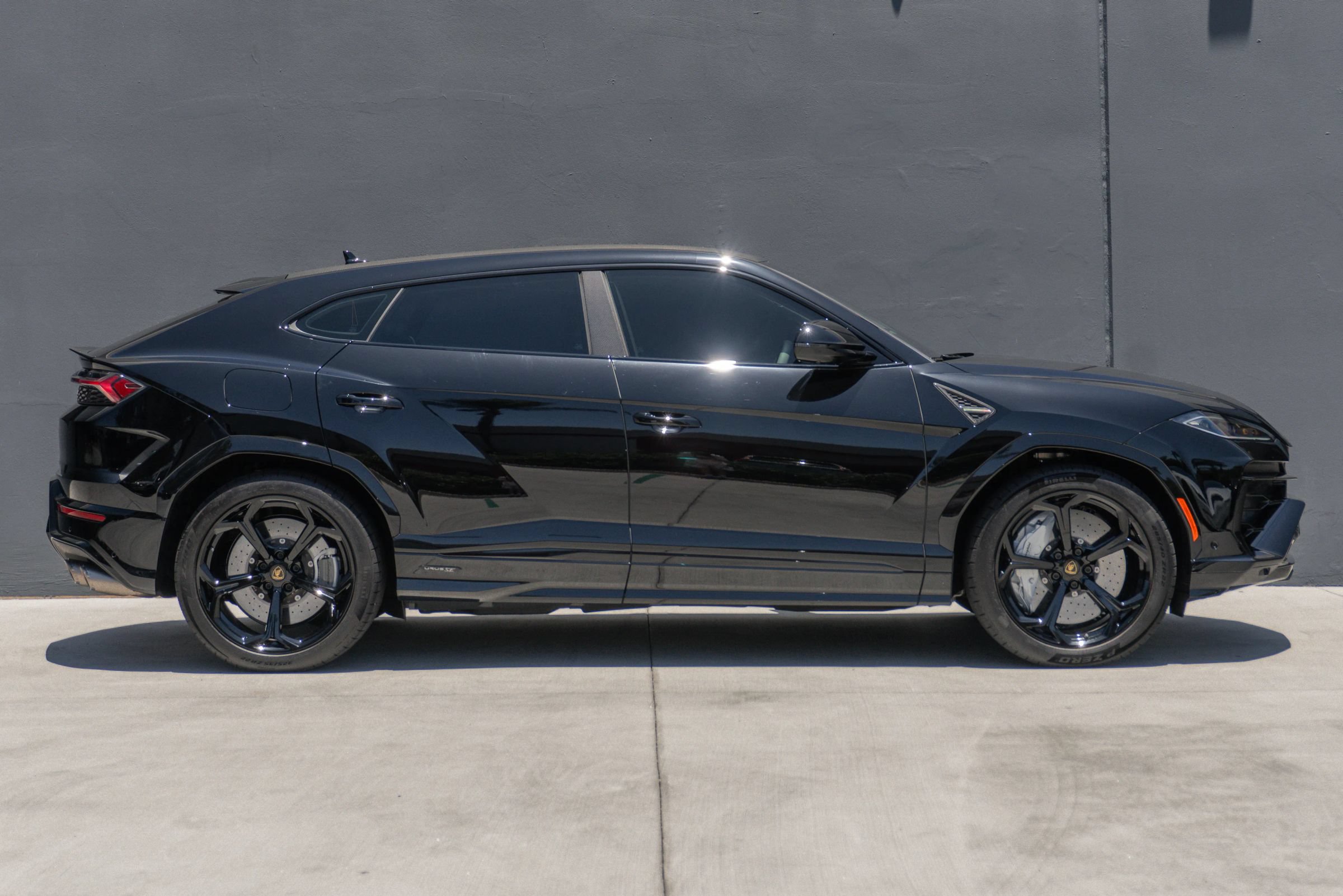 Used 2026 Lamborghini Urus SE AWD/4WD image 6