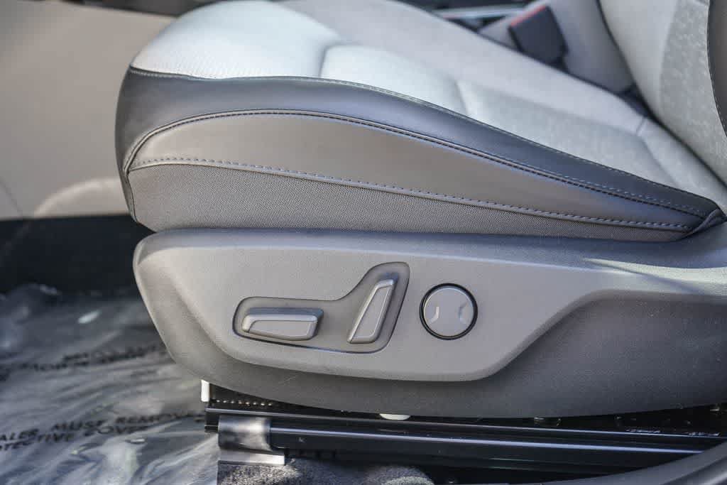 Used 2024 Kia Niro Wave w/ Wave Preserve Package FWD image 22