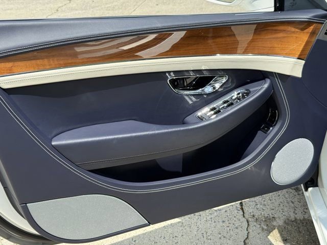Used 2023 Bentley Continental GT V8 image 14