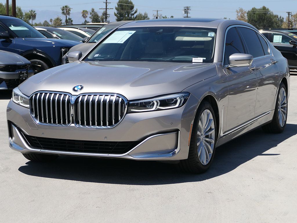 Used 2020 BMW 740i w/ Premium Package RWD image 7