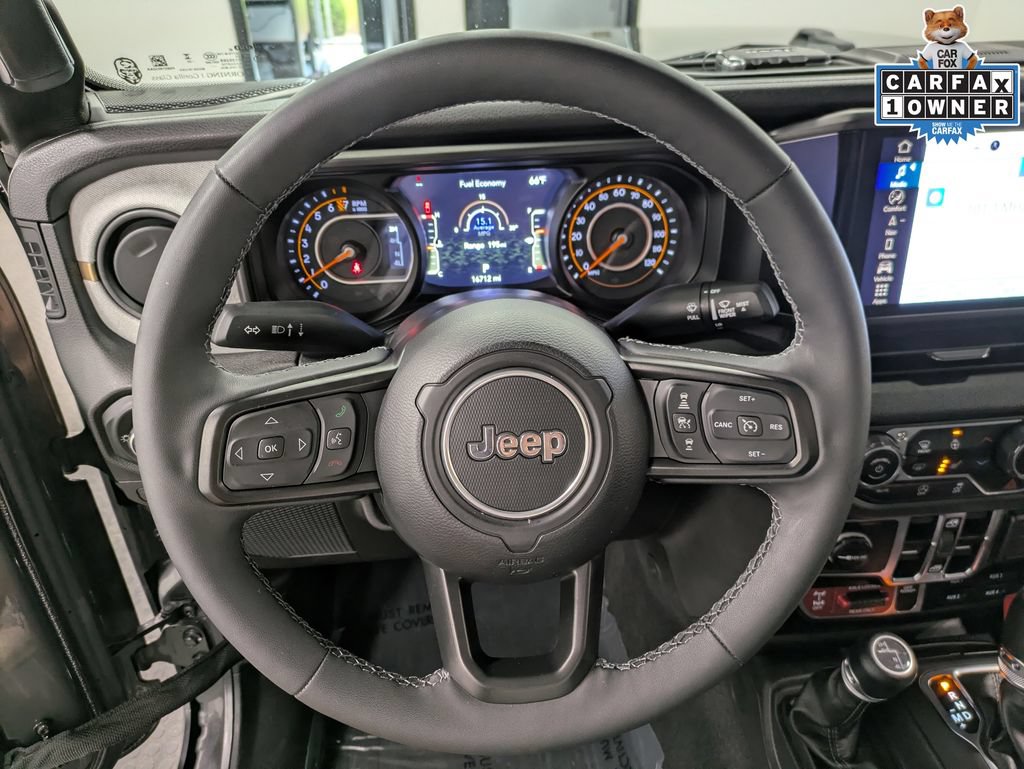 Used 2025 Jeep Gladiator Sport AWD/4WD image 21