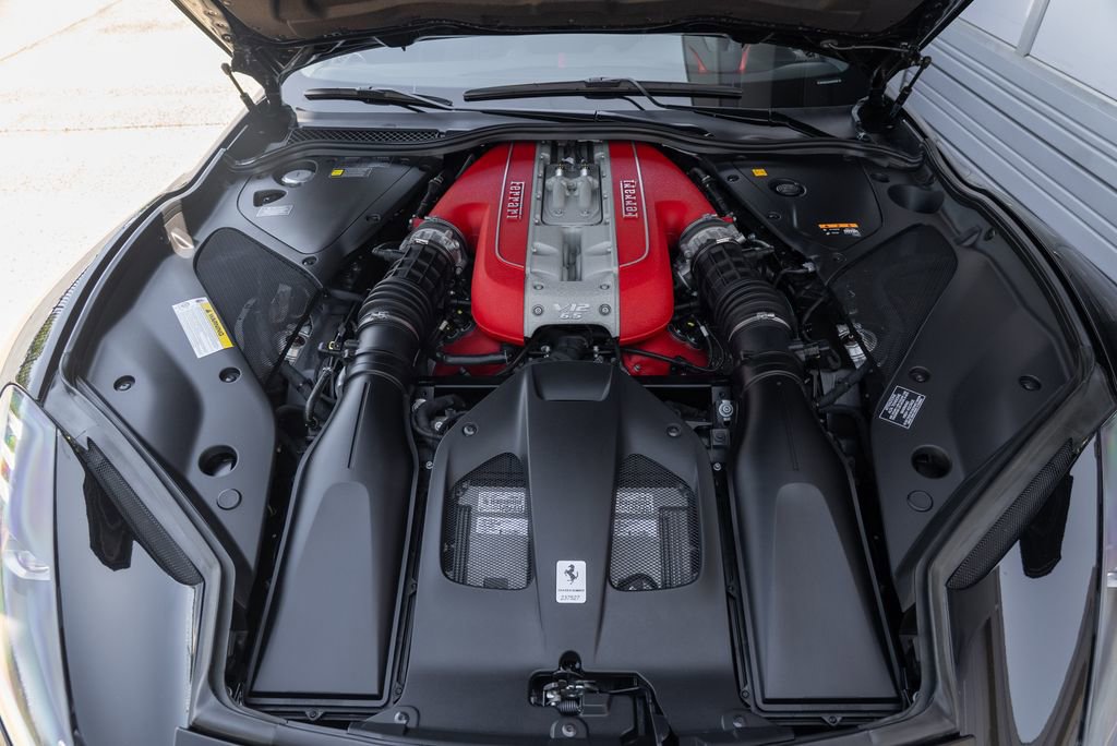 Used 2018 Ferrari 812 Superfast RWD image 20